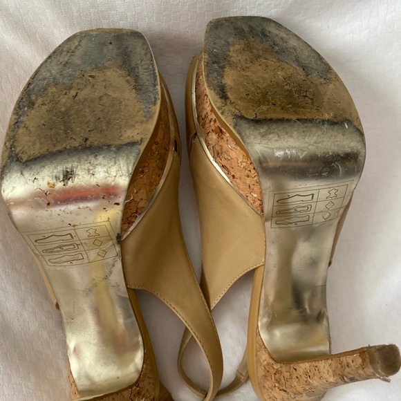 Bebe beige patent leather sandals size leather upper cork heel - Picture 3 of 4